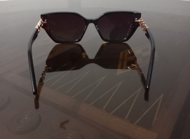 عینک آفتابی زنانه پرادا ( PRADA ) پلارایز و UV400
